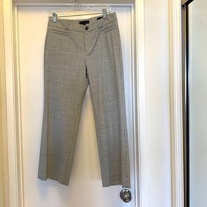 Banana Republic tailored straight leg work pants. Size 6. Only worn once.
